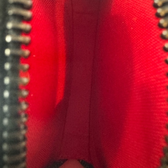 Christian Louboutin Black Crossbody Belt Bag with Red Tag - Picture 4 of 11